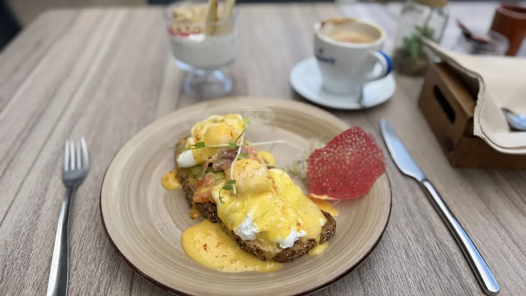 Ladislav Zimanyi_SIMPLE Coffee Brunch_Adeje_review