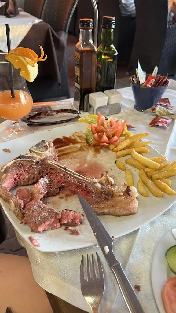 Orest Dzherdzh_Restaurante El Puerto_Adeje_review