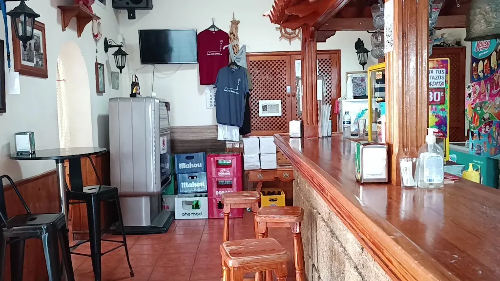 Bar Montes de Oca_Arico_slider_image_2