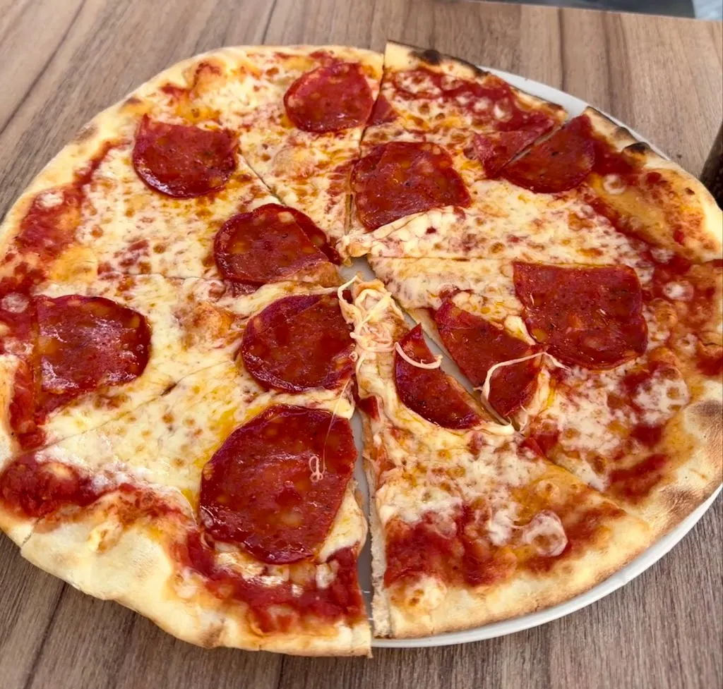 Pizzeria Amichi_Arico_slider_image_2