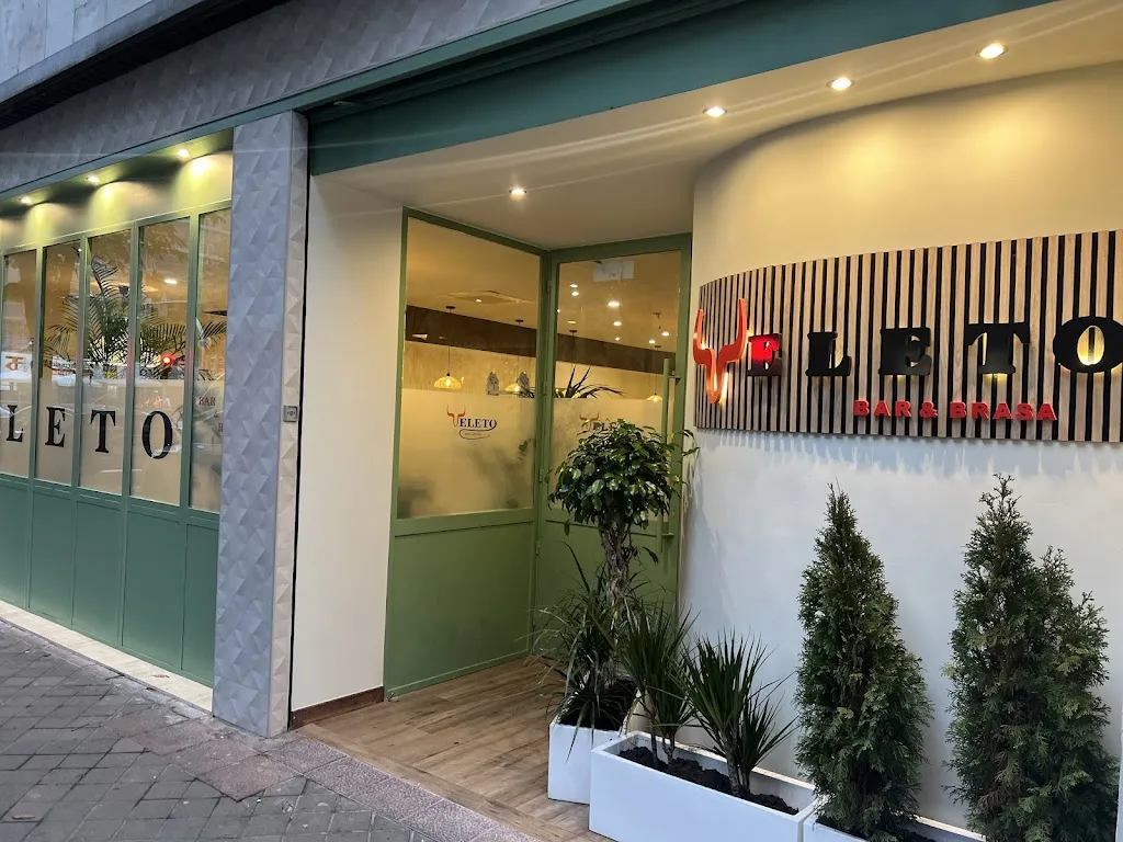 VELETO BAR Y BRASA restaurant in Barlovento