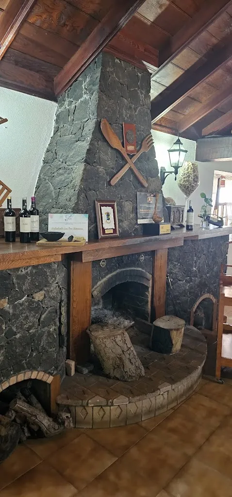 Sandor Hernandez_Restaurante las Tres Chimeneas_Breña Alta_review