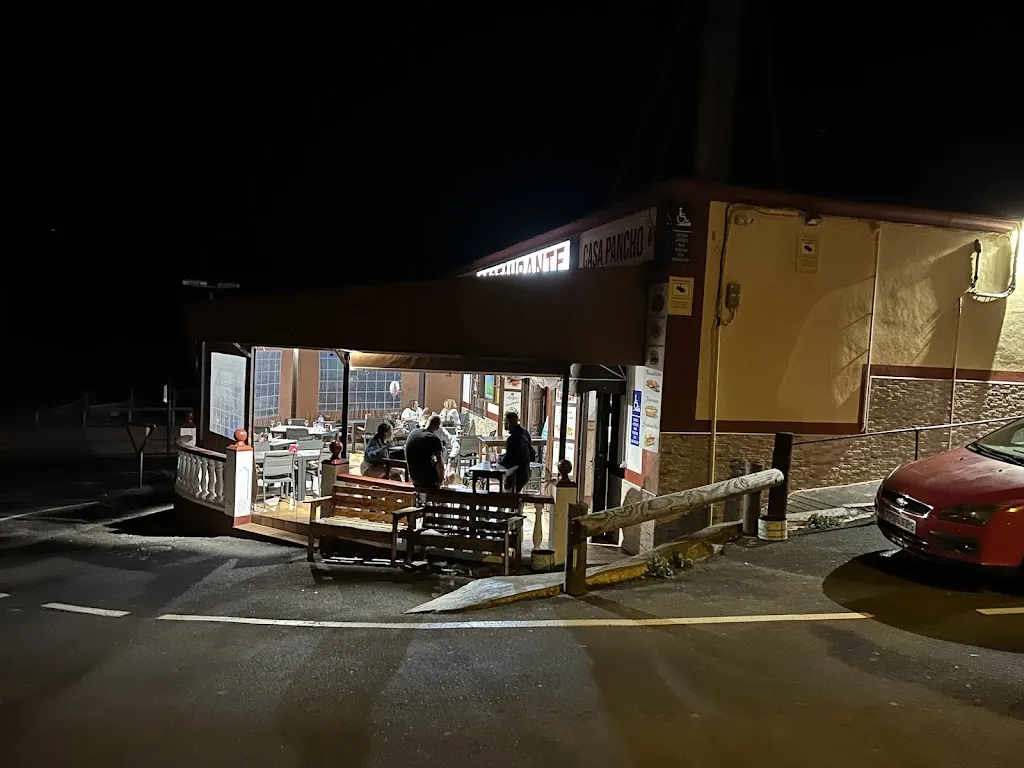 Miroslav Pekárek_Casa Pancho_Breña Alta_review