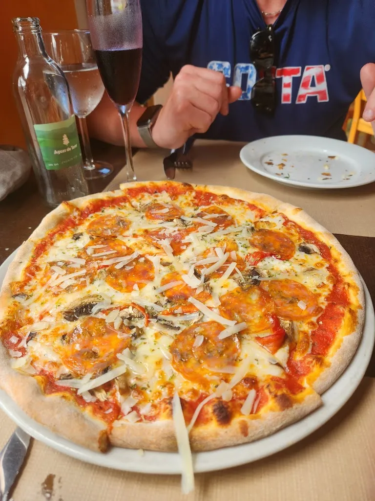 Christina Caskey Rooke_Pizzeria Sapori Di Italia_Buenavista del Norte_review