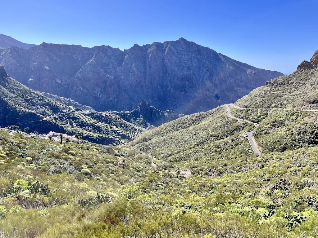 Josef Burger_The Cross of Hilda Lookout_Buenavista del Norte_recensione