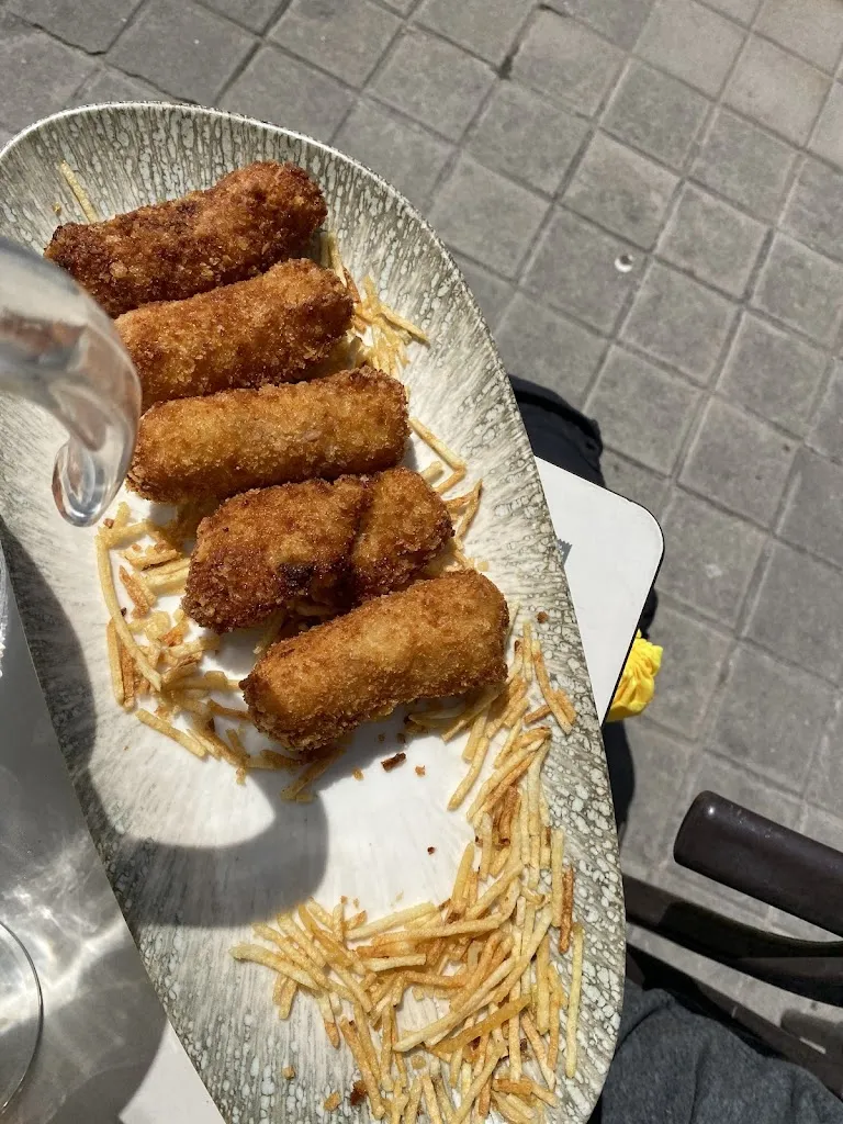 Ana P. González_El Timonel de las delicias_Frontera_recensione