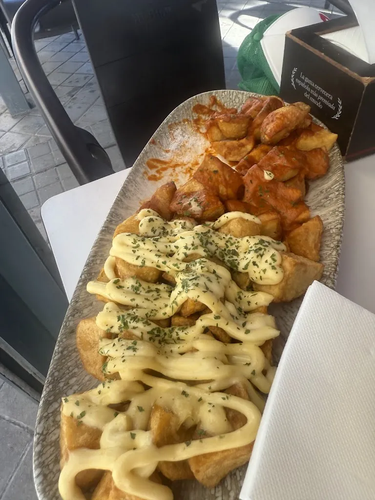 Laryssa Sabino_El Timonel de las delicias_Frontera_recensione