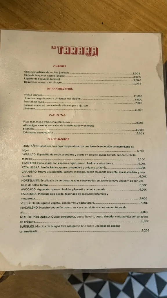 valeria botnaru_LA TARARA_Frontera_review