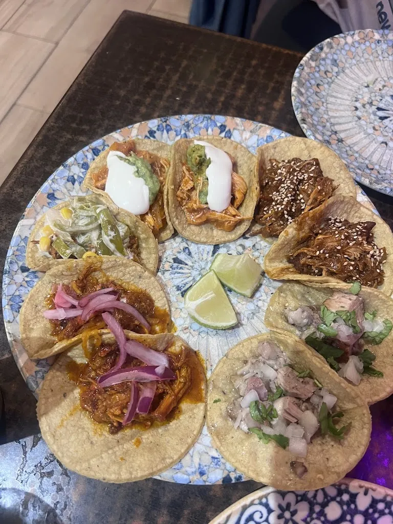 Isileli Aholelei_El rey de los tacos_Frontera_review