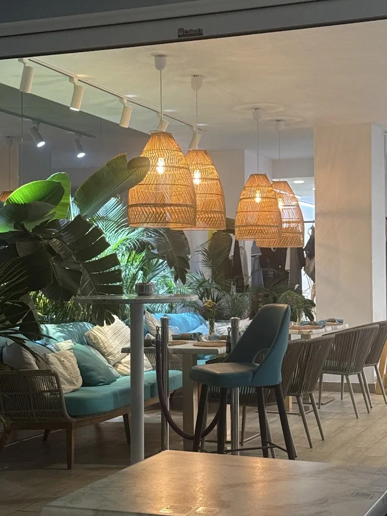 La Medusa Restaurant • Cocktail • Bar_Arona_slider_image_3