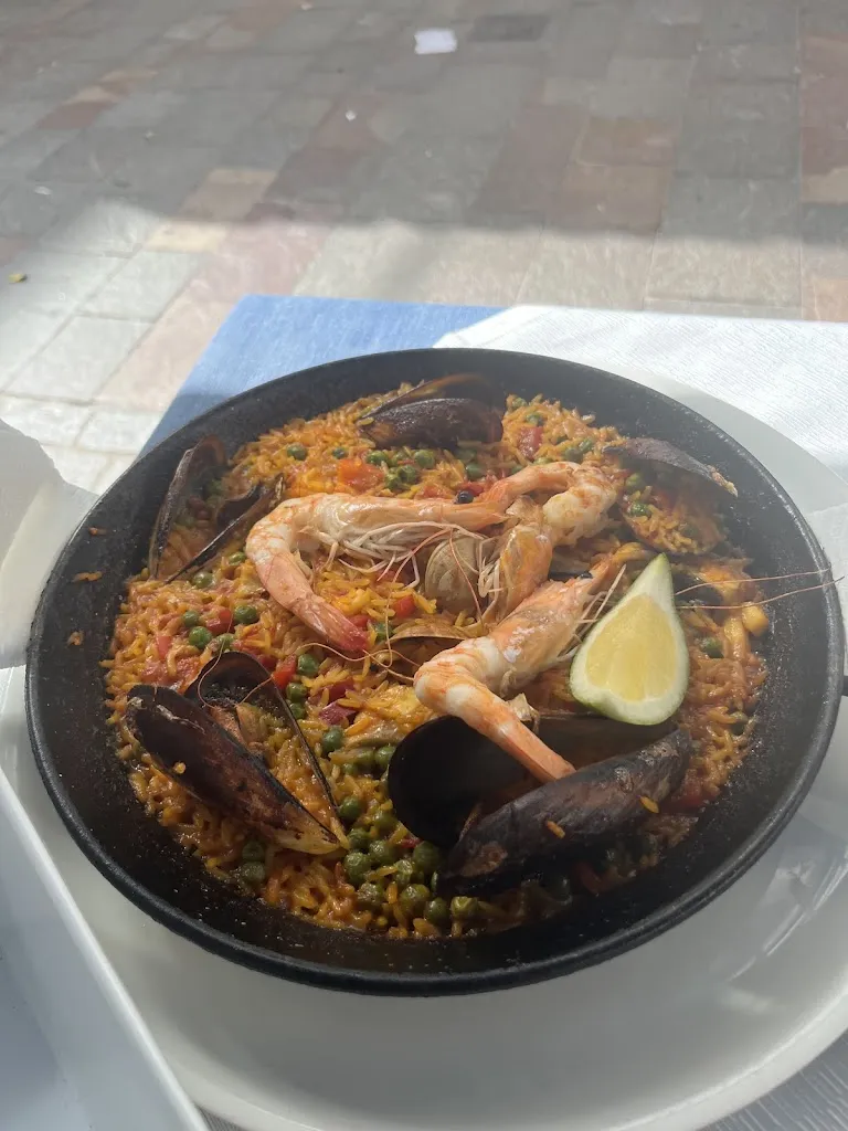 Chrissy Ade_Restaurante Agua marina_Arona_review
