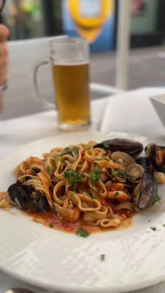 Naomi Shim_Restaurante Agua marina_Arona_review