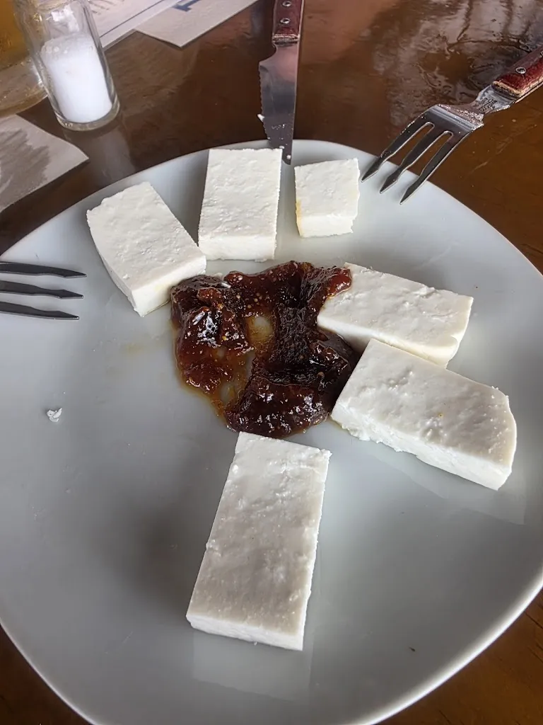 Marian Florinel Condruz_Bar Gela_Arona_review