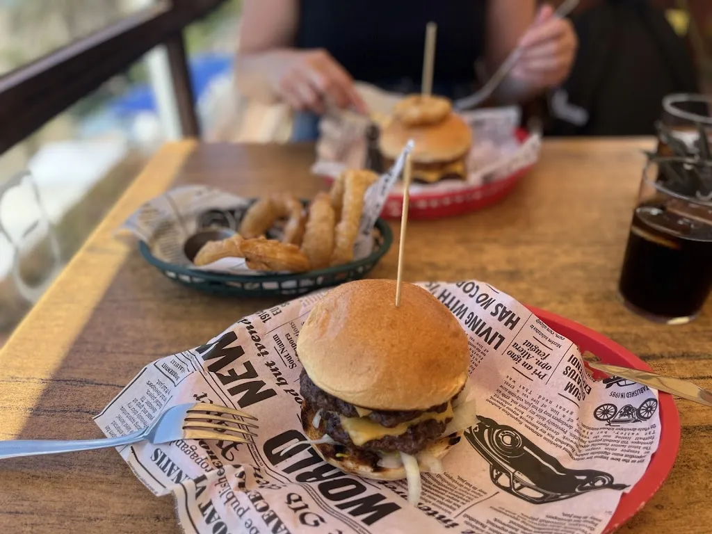 Menu_Lucky 7's Bar & Burger Joint._Arona_image_7