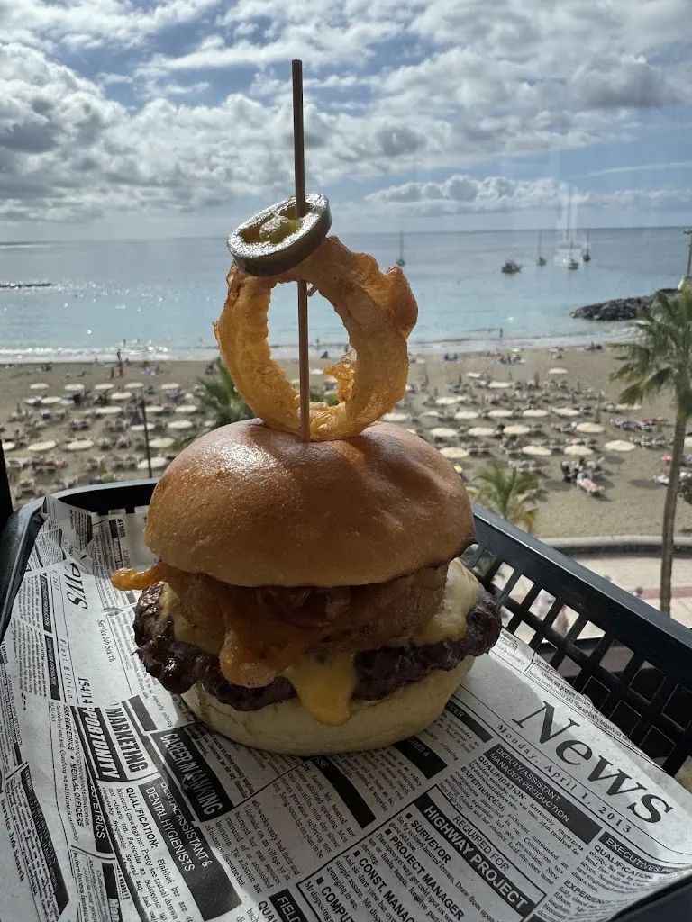 Daki S._Lucky 7's Bar & Burger Joint._Arona_review