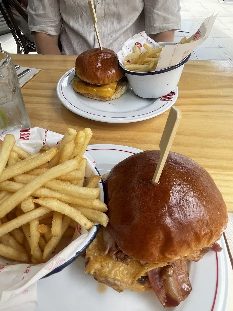 Nika_Ohlalá Diner_Arona_review