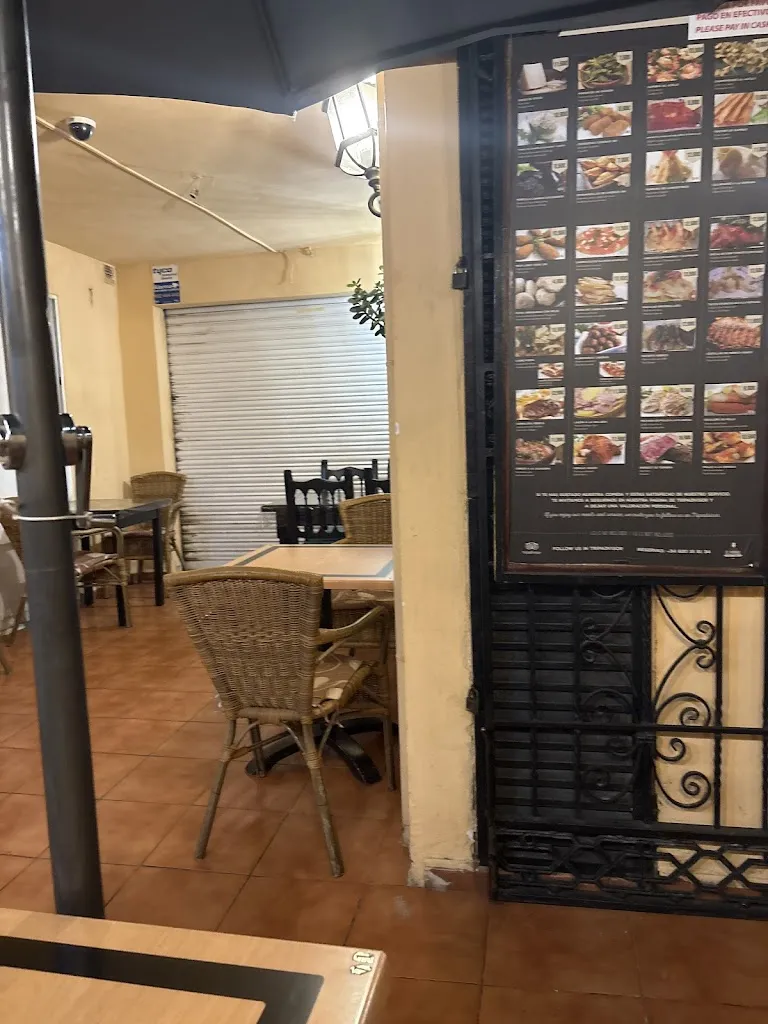 Elliot Thomson_Bodega el Parral_Arona_review