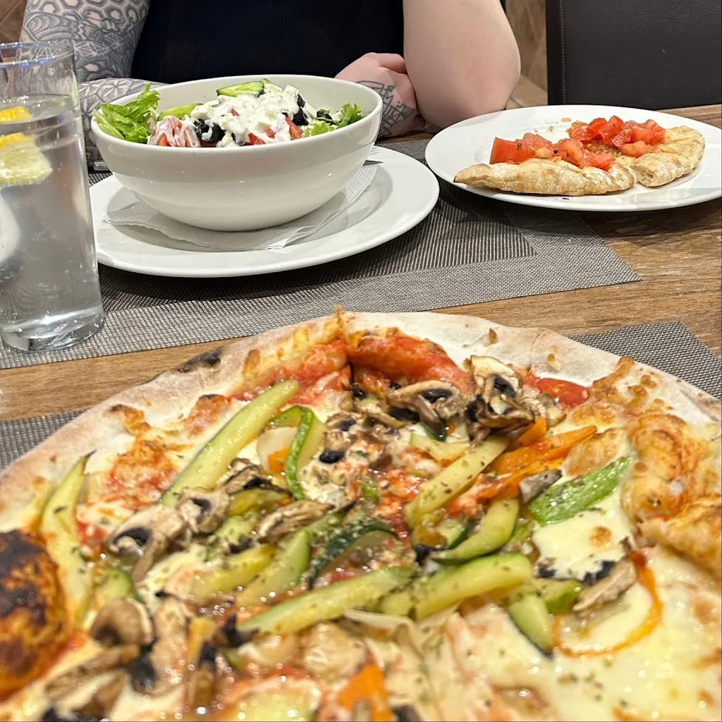 Elín Ásta Sólskríkja_Bella Roma_Arona_review