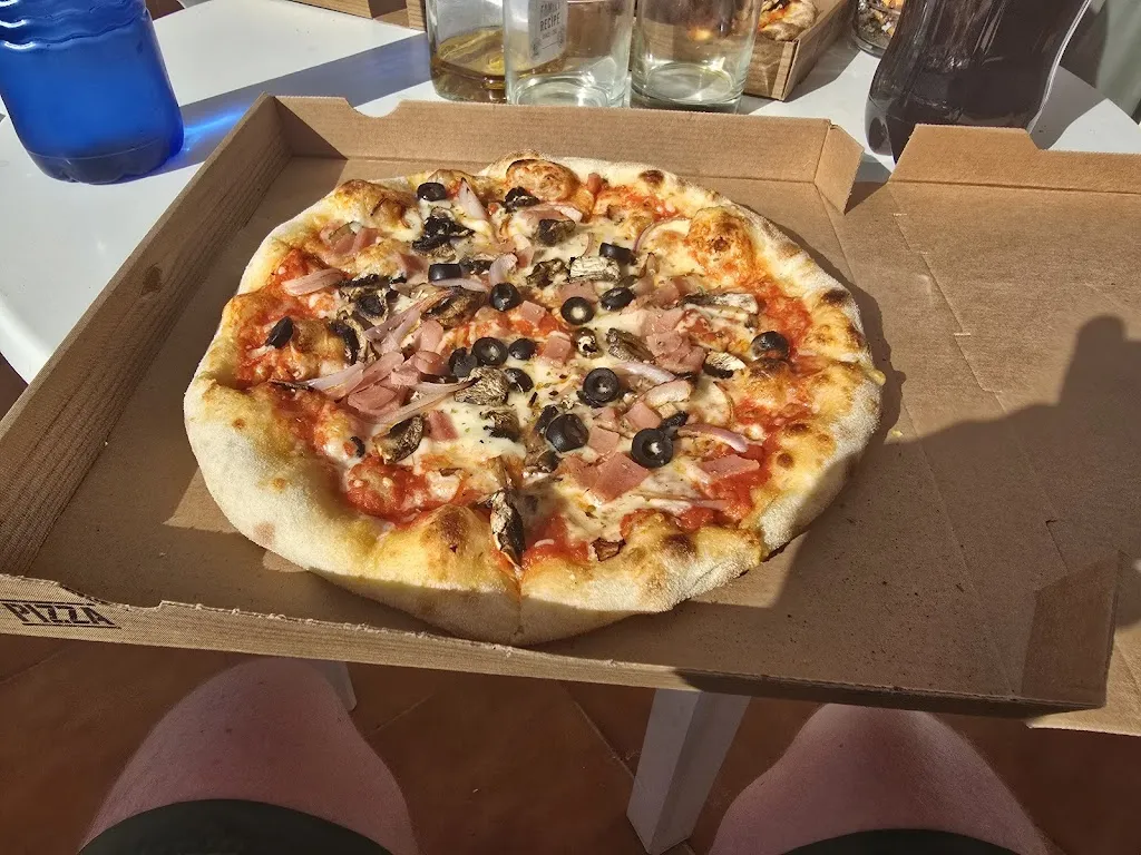 Sean Glossop_Bella Roma_Arona_review