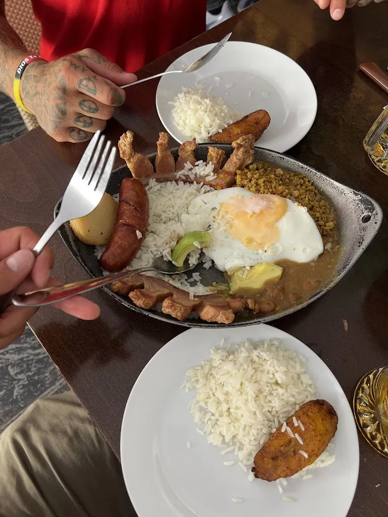 Timothy_Restaurante Colombiano La Fonda_Arona_review