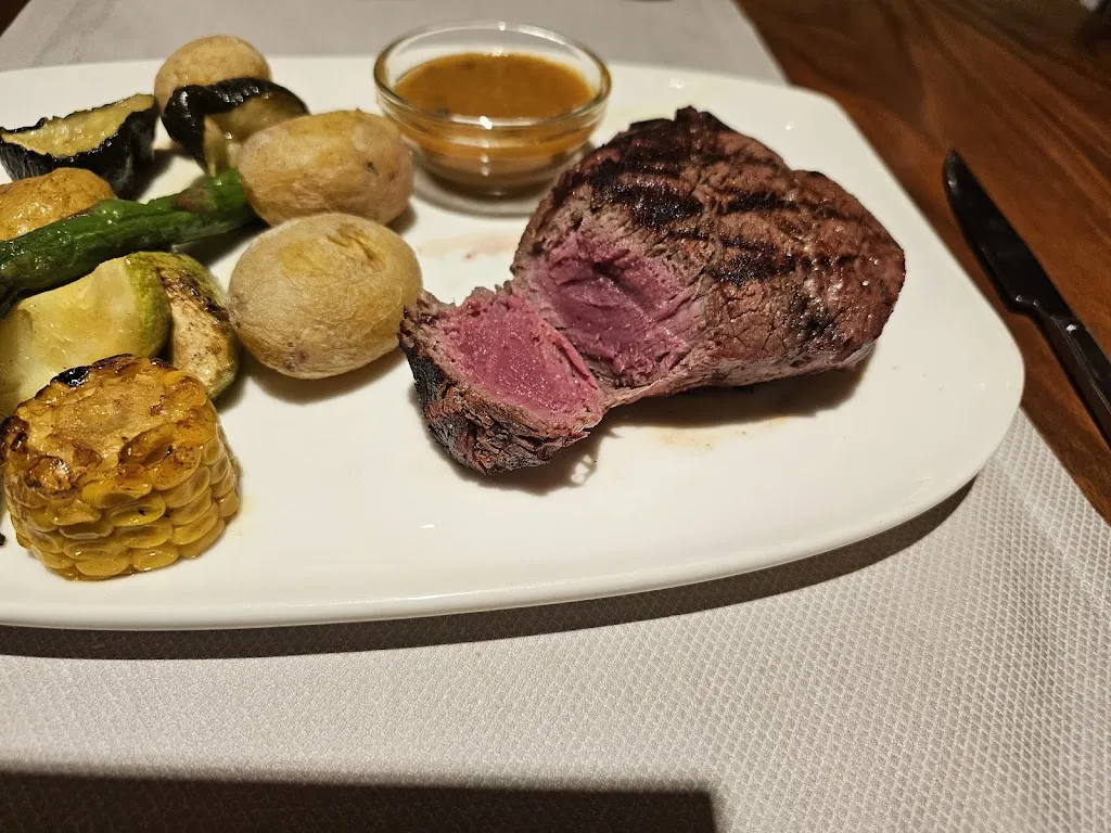 Cathryn Arthur_Santa Rosa Grill Restaurant_Arona_review