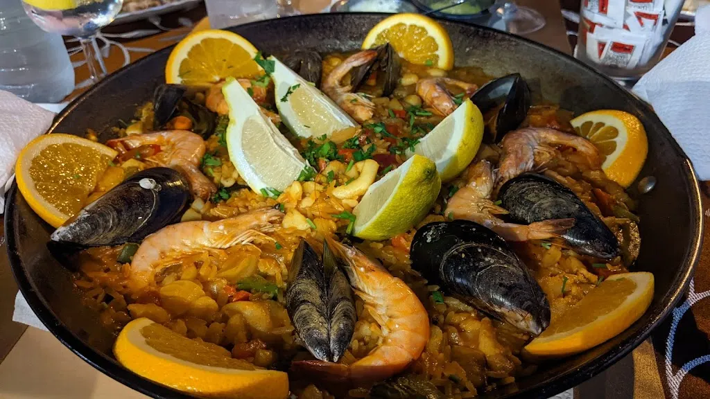 Restaurante Chuky's_Arona_slider_image_3