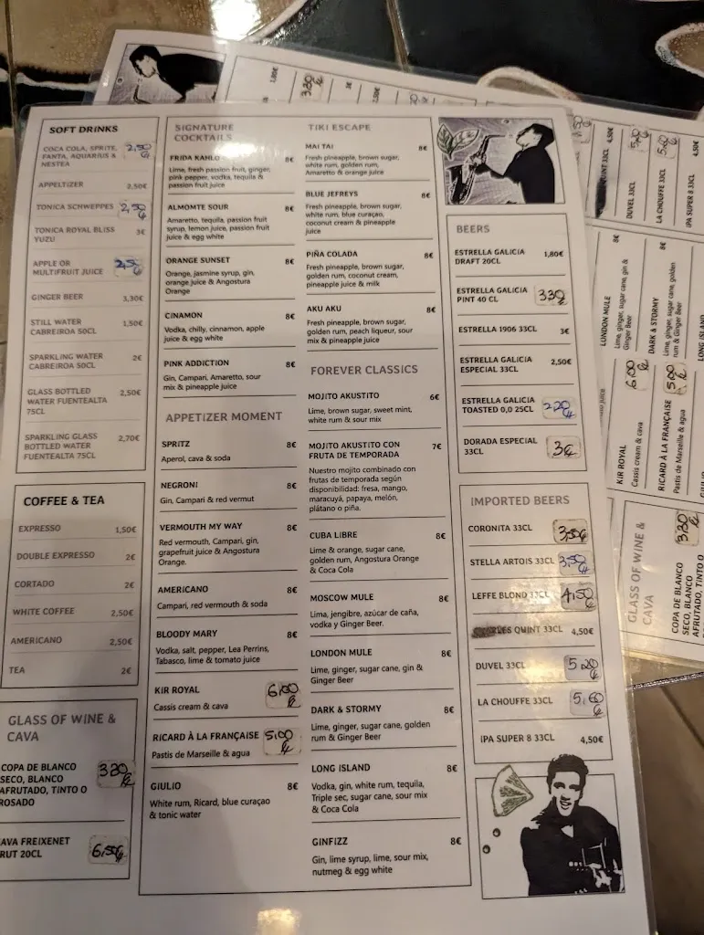 Akustito restaurant in Arona