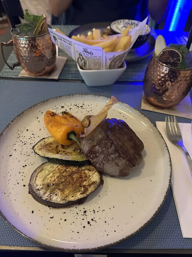 Hendrik Madeya_Akustito_Arona_review