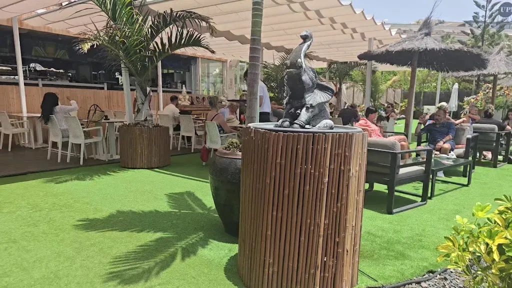 Roca Blanca Beach Club & Restaurant_Arona_slider_image_2