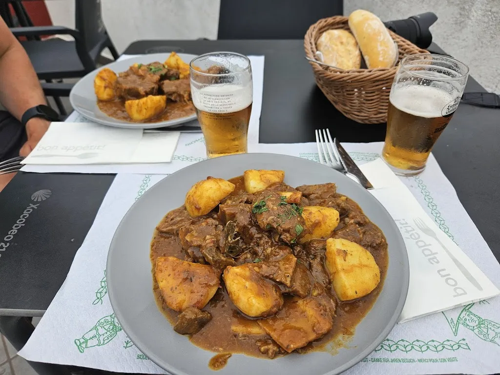 Áron Oszvald_Bar Restaurante Reyes_Garafía_review