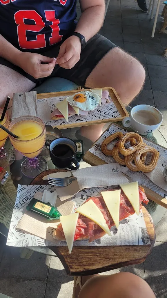 Rares Marian_Coconuts_Villajoyosa/Vila Joiosa la_review