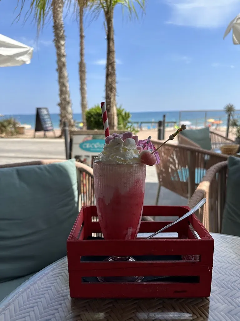 Vladyslav Katiukha_Coconuts_Villajoyosa/Vila Joiosa la_review