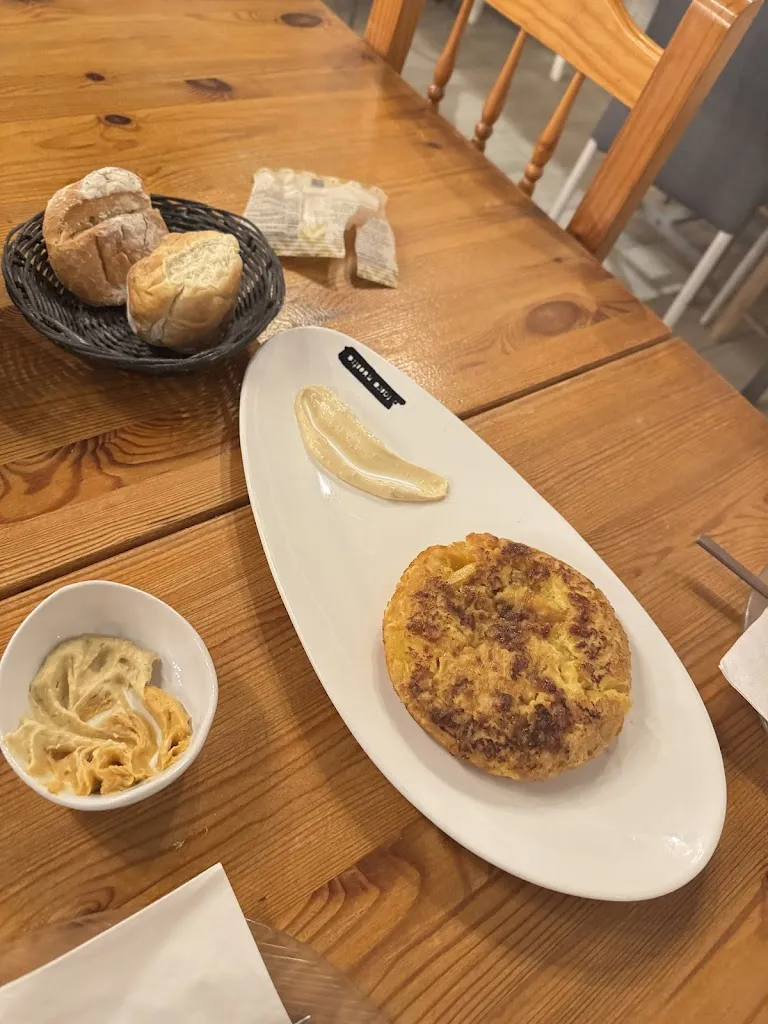 Kadriye Apaklan_Restaurante la tasca nuestra_Granadilla de Abona_recensione