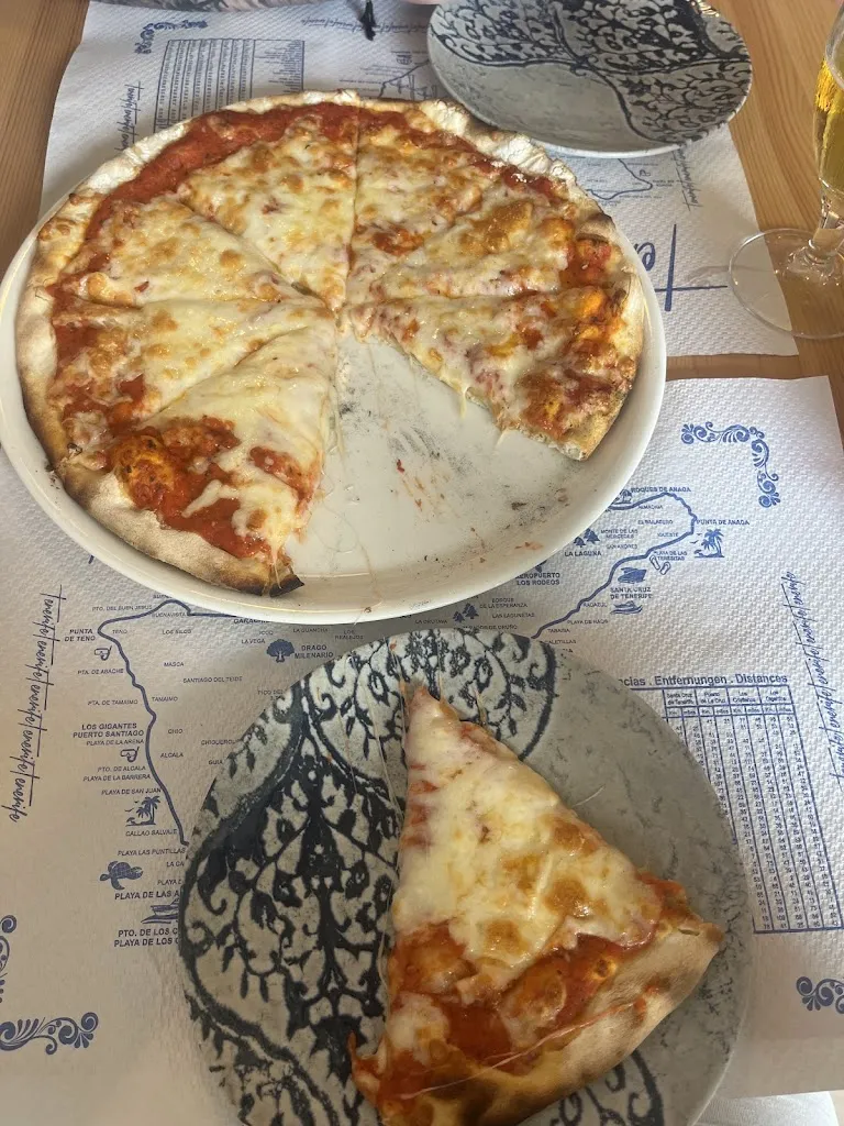 Cherise Hussain_Pizzería Bacco_Garachico_review