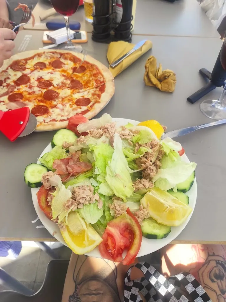 Simina Tamasan_Mar de sal_Villajoyosa/Vila Joiosa la_review