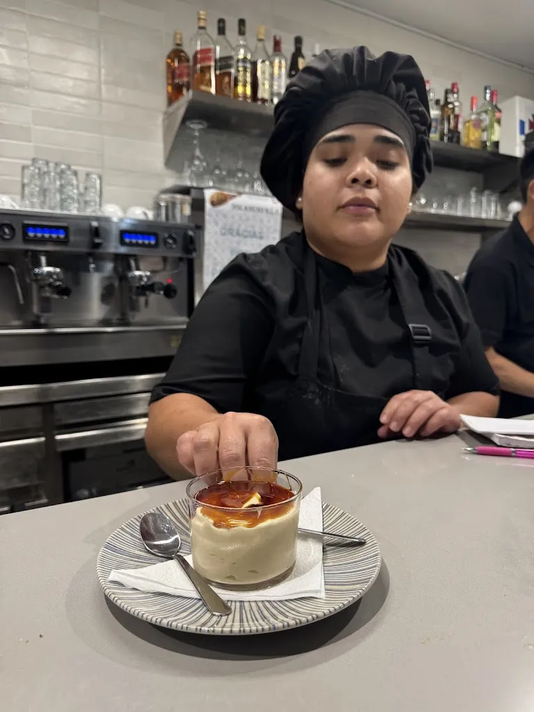 Charlie Nutting_Bar Restaurante Mi Causa_Hermigua_review