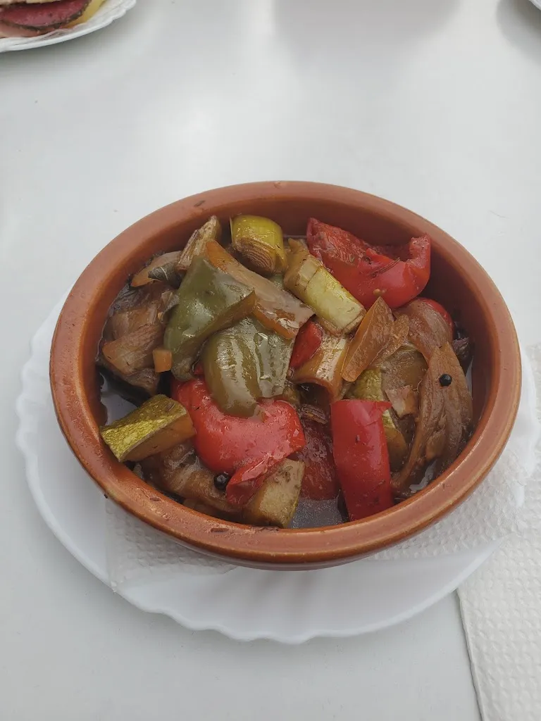 Yuriy Belz_La Casa Creativa/ Bar Terraza Pedro_Hermigua_review