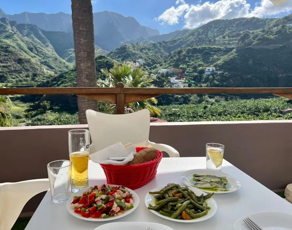 Sandra Witzel_La Casa Creativa/ Bar Terraza Pedro_Hermigua_review