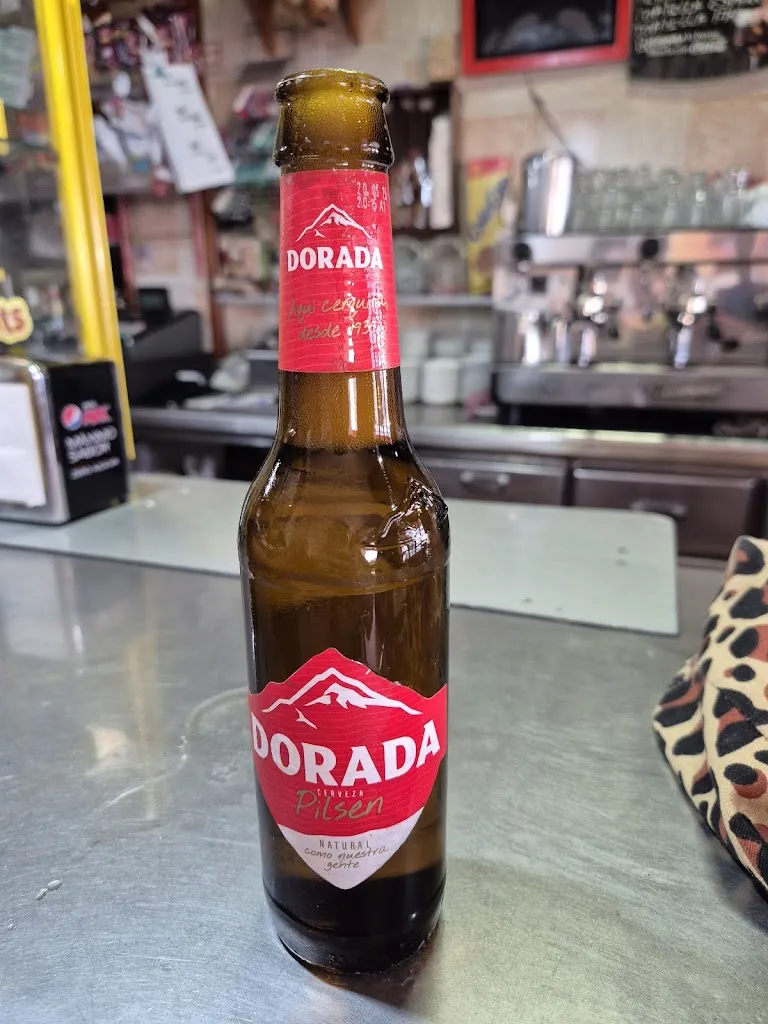 Nikki Low_Bar Restaurante Delicias de Guia_Guía de Isora_recensione