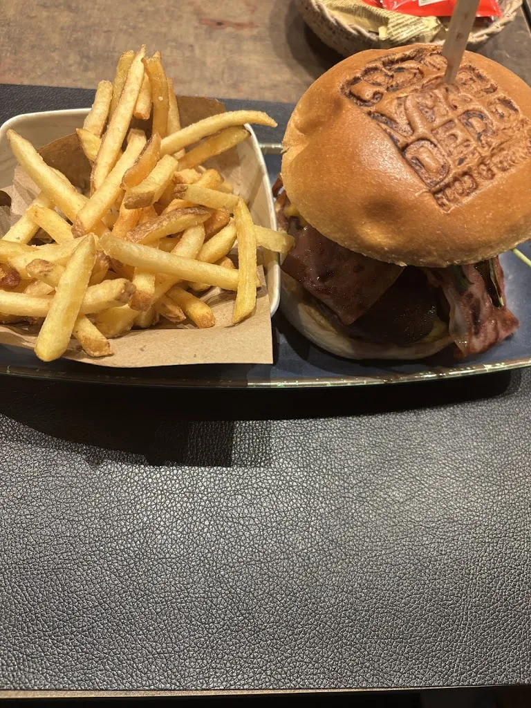 Aleksandar Stojiljkovic_Restaurante Costa Varadero_Guía de Isora_recensione