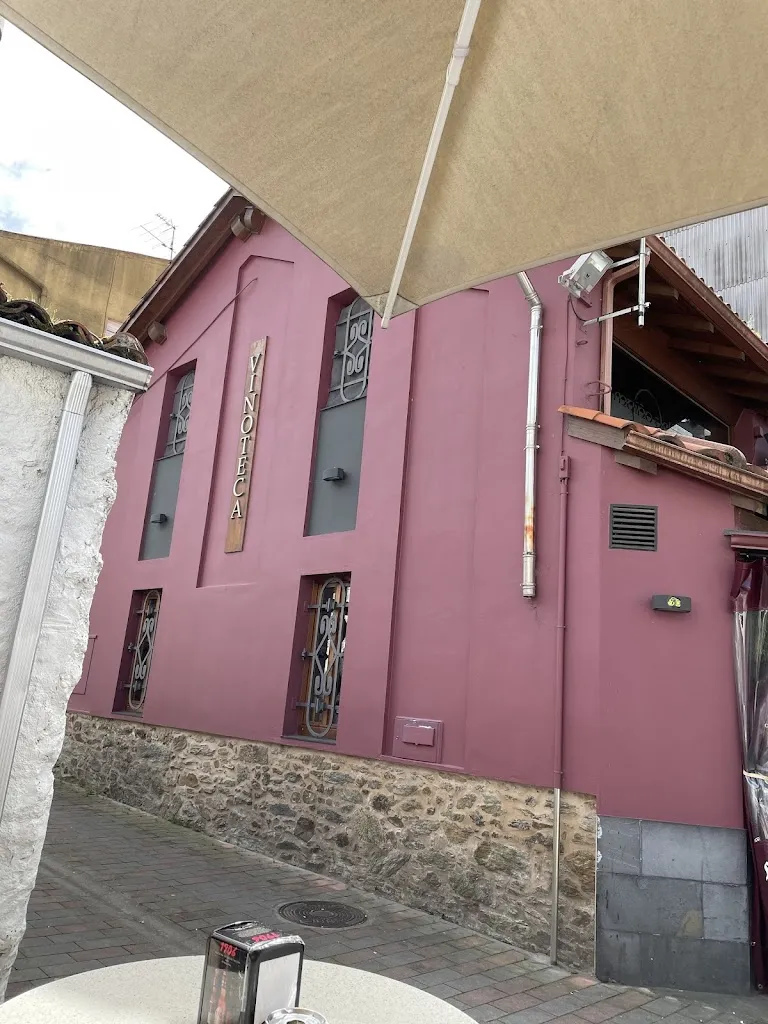 Santi Fuentes_Vinoteca Muíño Vello_Carral_review