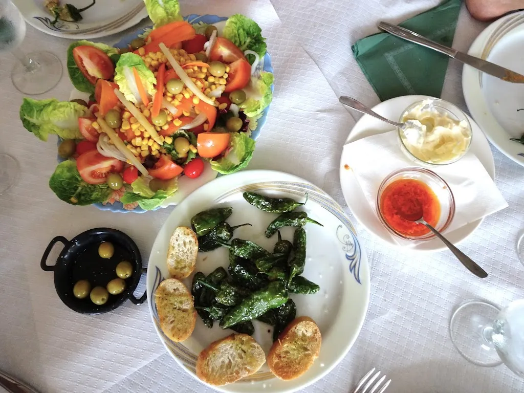 andreja toplek_frente campo de futbol agua dulce_Guía de Isora_recensione