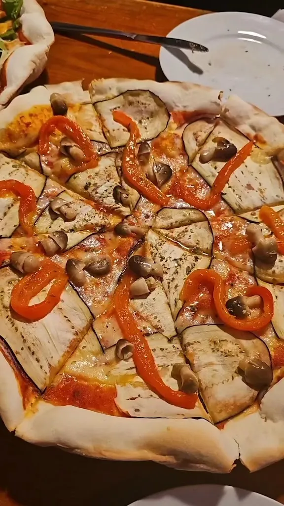 Indira Kadic_Vielú Pizzería_Icod de los Vinos_review