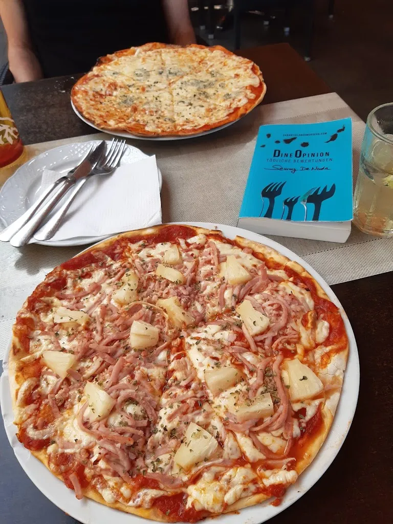 Semmy De Nada_Cafe La Mancha_Icod de los Vinos_review