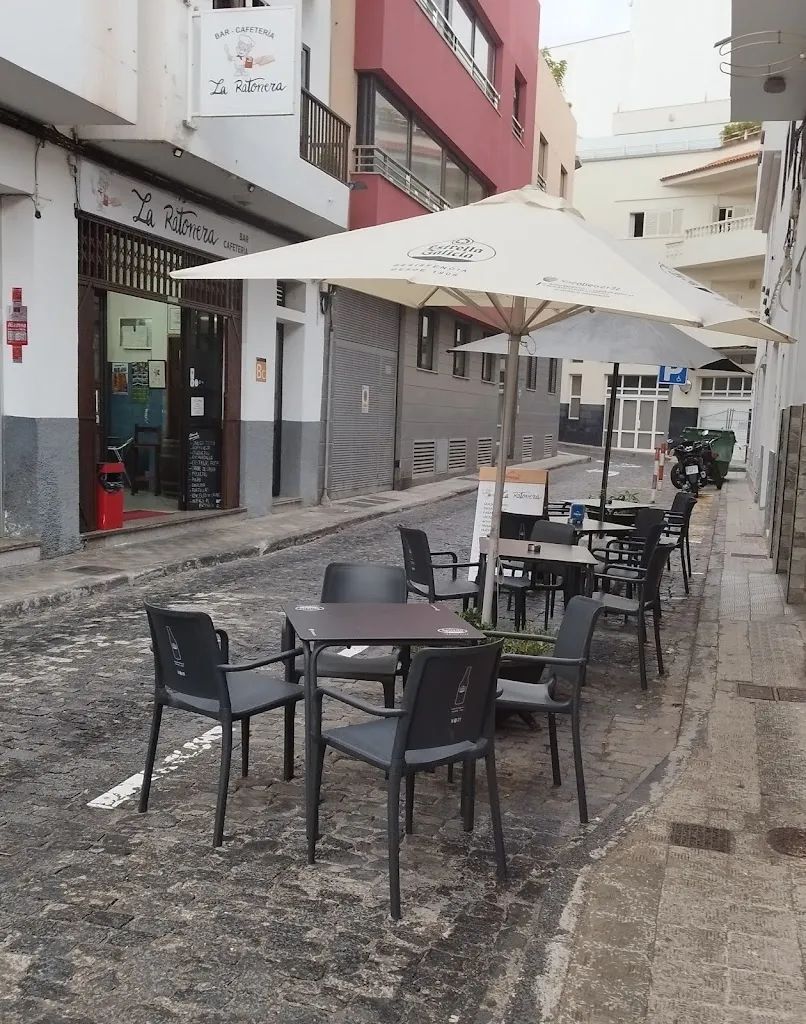 Bar-Cafetería La Ratonera restaurant in Icod de los Vinos