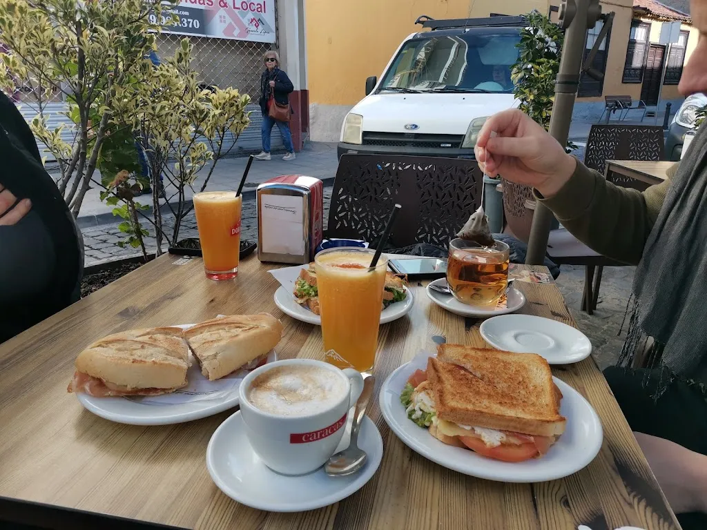 Sandra Kalibatiene_Cafetería La Tentación_Icod de los Vinos_review
