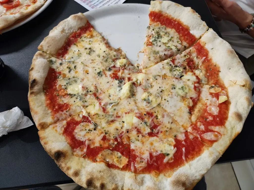 Pizza pan_Icod de los Vinos_slider_image_2