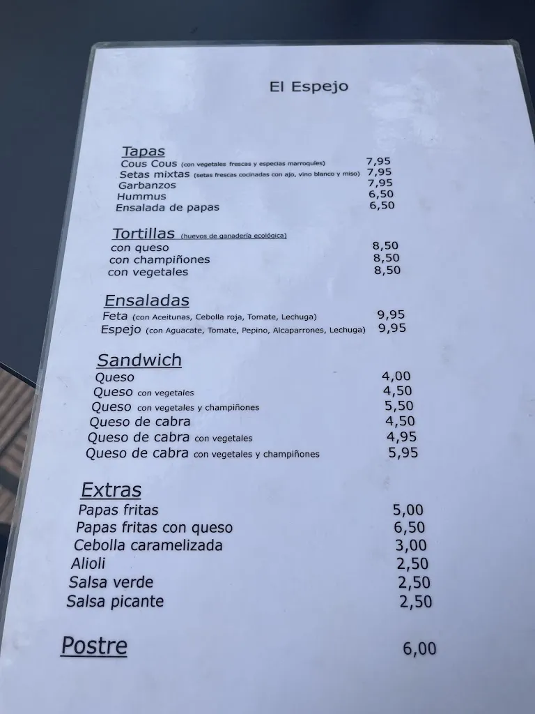 Jara Larissa_El Espejo_Llanos de Aridane Los_review