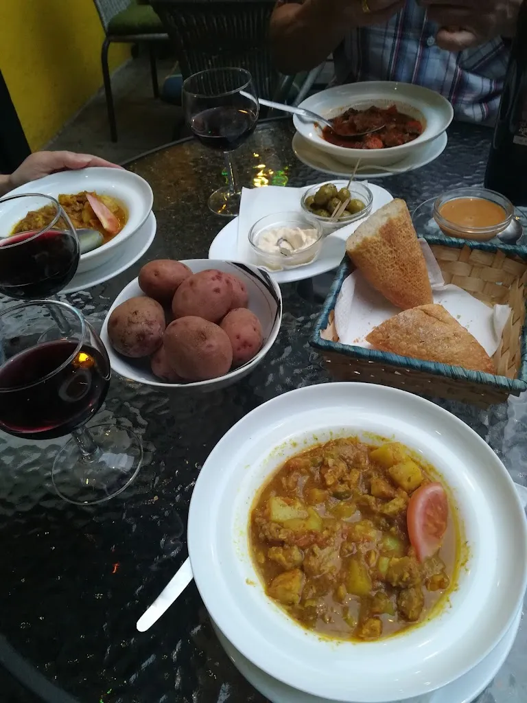 Natalia N_Tasca La Luna_Llanos de Aridane Los_review