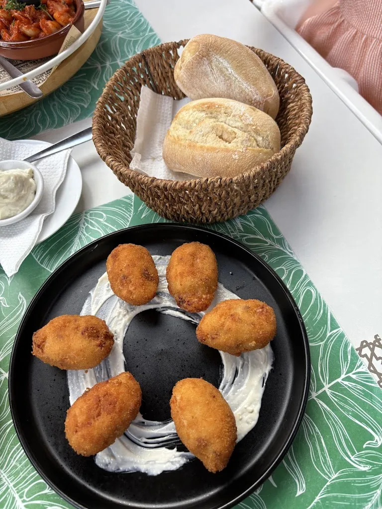 Olivia Mitcheson_Black Sea Restaurant & Burguers Gourmet_Puerto de la Cruz_review